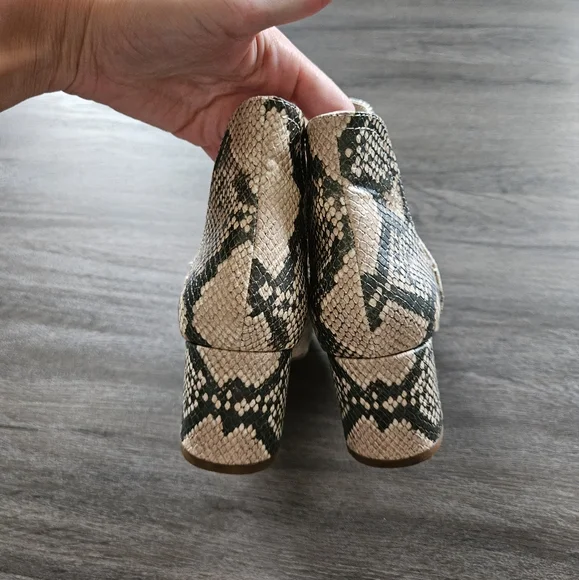 Steve Madden Tan Rockir Snakeskin Print Slip-On Booties Size 7 - Picture 6 of 9